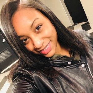 Meet your Posher, Yasmine